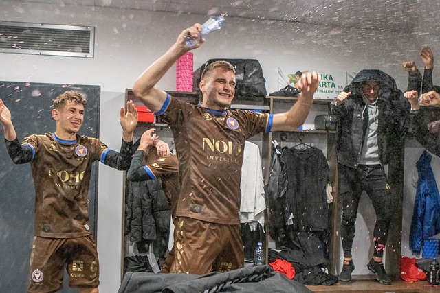 更加优异的 更加优异的